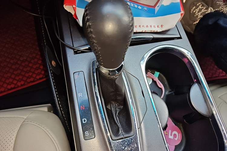 Used Acura RDX 2013 3.0L Two-Wheel Drive Elite Edition Gear Lever