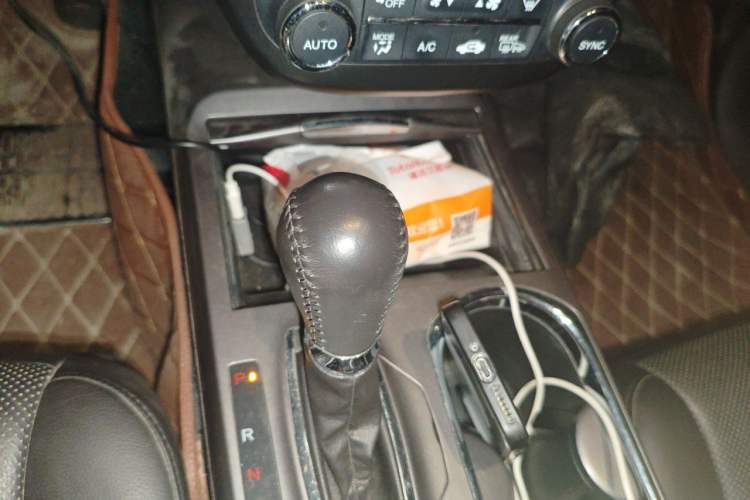 Used Acura RDX 2013 3.0L Two-Wheel Drive Elite Edition Gear Lever