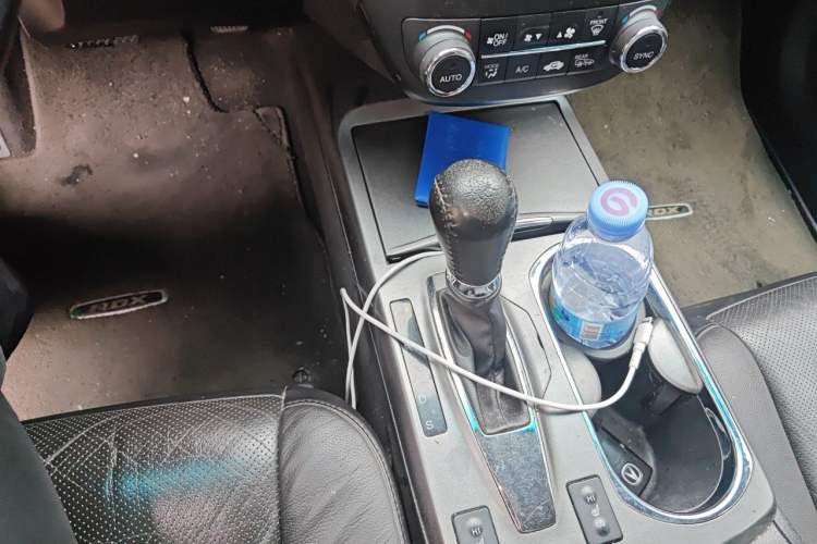 Used Acura RDX 2013 3.0L Two-Wheel Drive Elite Edition Gear Lever