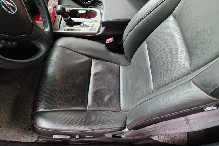 Used Acura RDX 2013 3.0L Two-Wheel Drive Elite Edition Left Front Seat