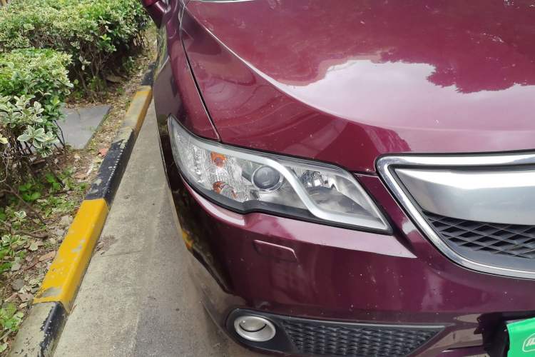 Used Acura RDX 2013 3.0L Two-Wheel Drive Elite Edition Right Front Headlight