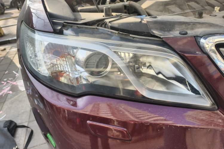 Used Acura RDX 2013 3.0L Two-Wheel Drive Elite Edition Right Front Headlight