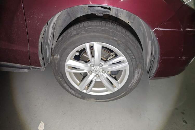 Used Acura RDX 2013 3.5L Four-Wheel Drive Luxury Edition Right Front Wheel Hub