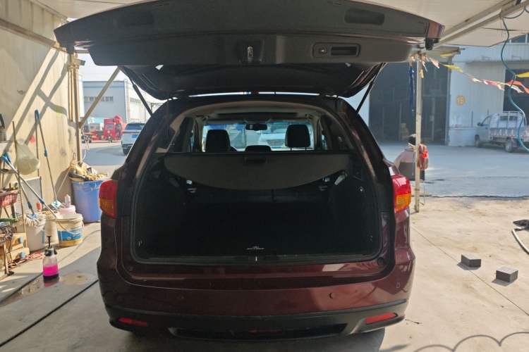 Used Acura RDX 2013 3.0L Two-Wheel Drive Elite Edition Trunk