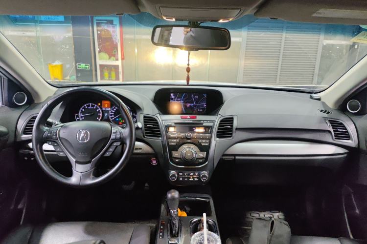 Used Acura RDX 2013 3.0L Two-Wheel Drive Elite Edition Center Console