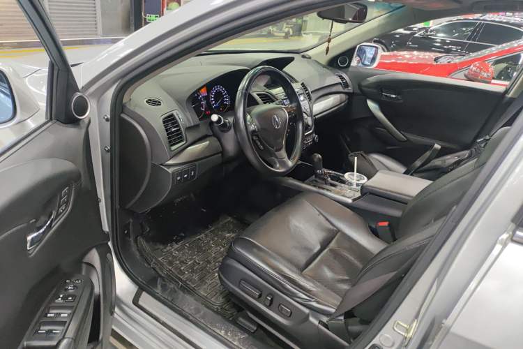 Used Acura RDX 2013 3.0L Two-Wheel Drive Elite Edition Driver Seat