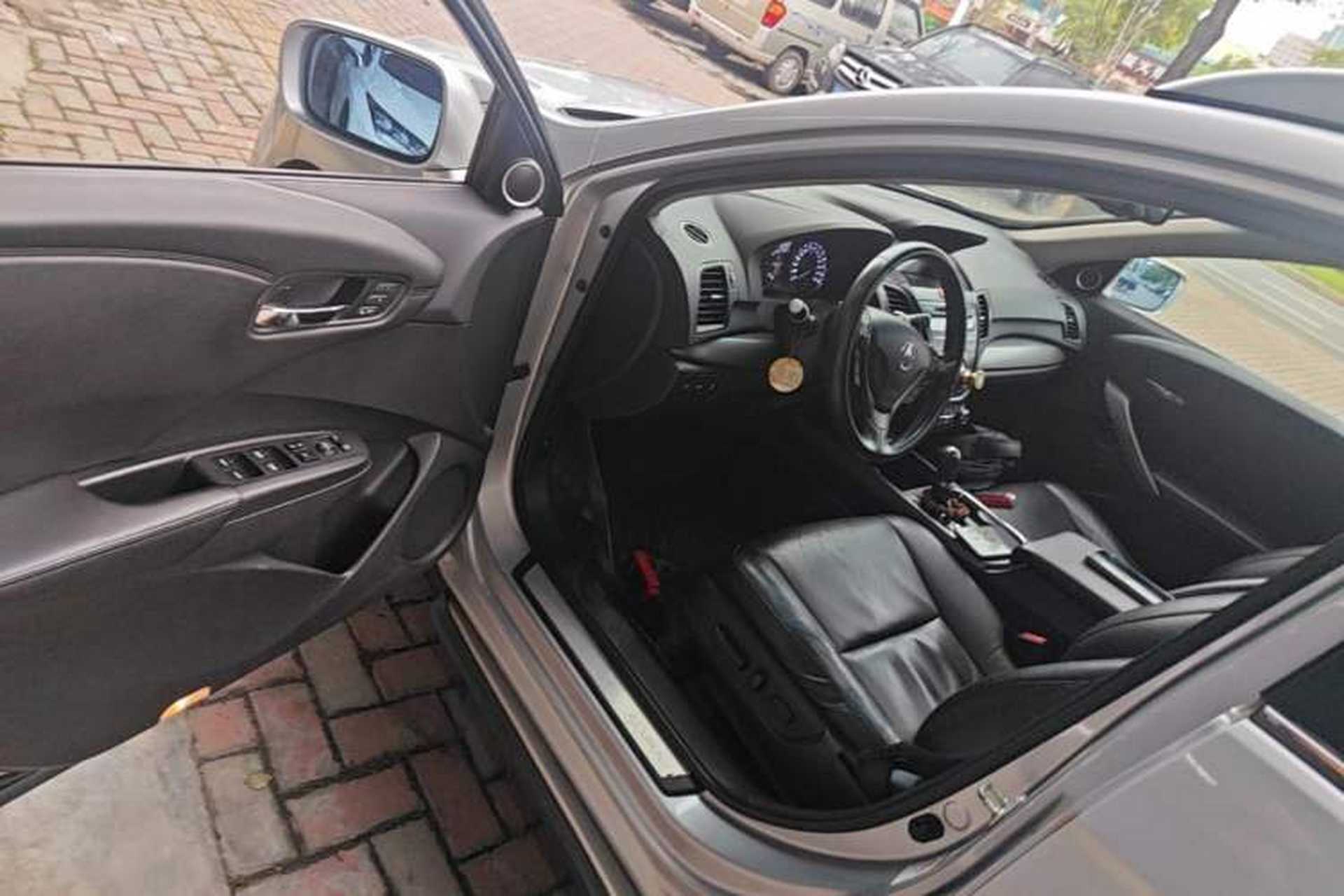 Used Acura RDX 2013 3.0L Two-Wheel Drive Elite Edition Driver Seat