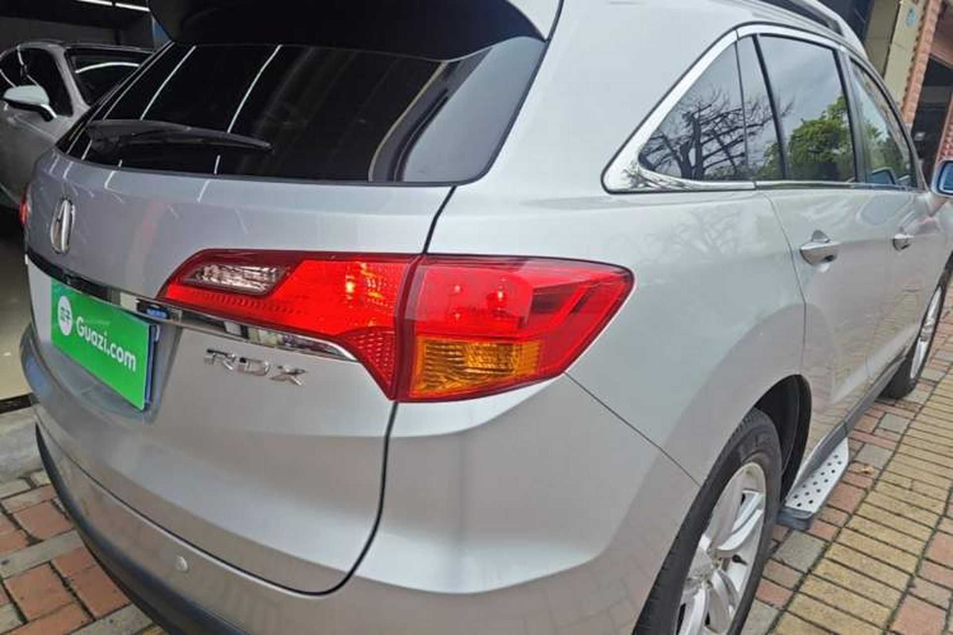 Used Acura RDX 2013 3.0L Two-Wheel Drive Elite Edition Exterior 3