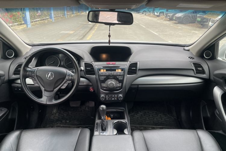 Used Acura RDX 2013 3.0L Two-Wheel Drive Elite Edition Interior 2