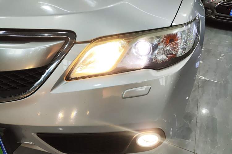 Used Acura RDX 2013 3.0L Two-Wheel Drive Elite Edition Left Front Headlight