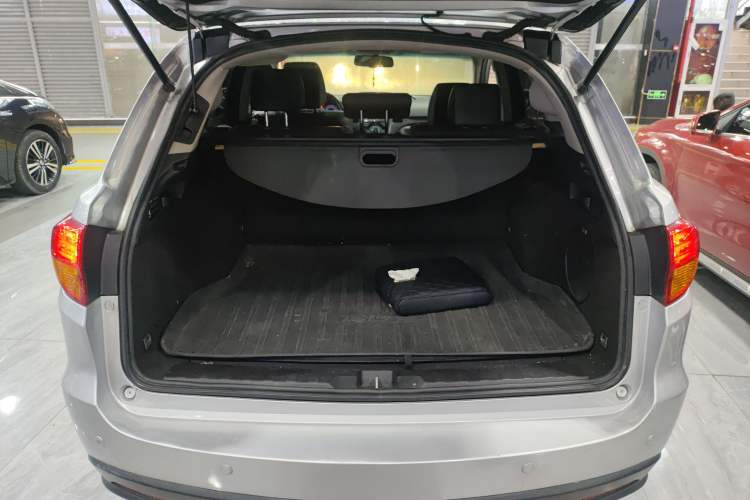 Used Acura RDX 2013 3.0L Two-Wheel Drive Elite Edition Trunk