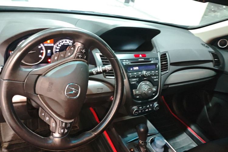Used Acura RDX 2013 3.0L Two-Wheel Drive Elite Edition Center Console