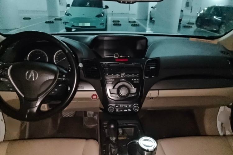 Used Acura RDX 2013 3.0L Two-Wheel Drive Elite Edition Center Console