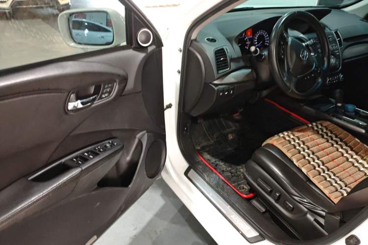 Used Acura RDX 2013 3.0L Two-Wheel Drive Elite Edition Driver Seat