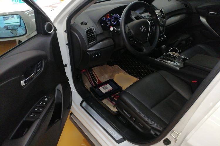 Used Acura RDX 2013 3.0L Two-Wheel Drive Elite Edition Driver Seat