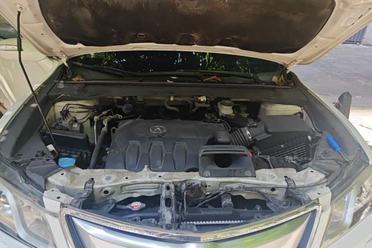 Used Acura RDX 2013 3.0L Two-Wheel Drive Elite Edition Engine Bay