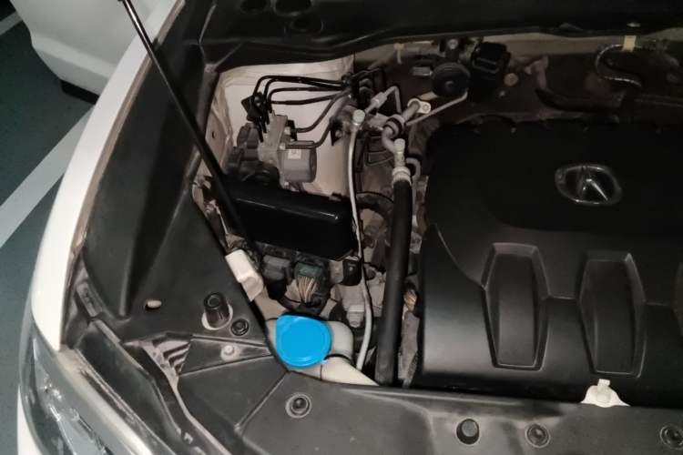 Used Acura RDX 2013 3.0L Two-Wheel Drive Elite Edition Engine Bay Right