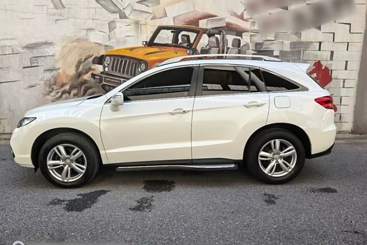 Used Acura RDX 2013 3.0L Two-Wheel Drive Elite Edition Exterior 2