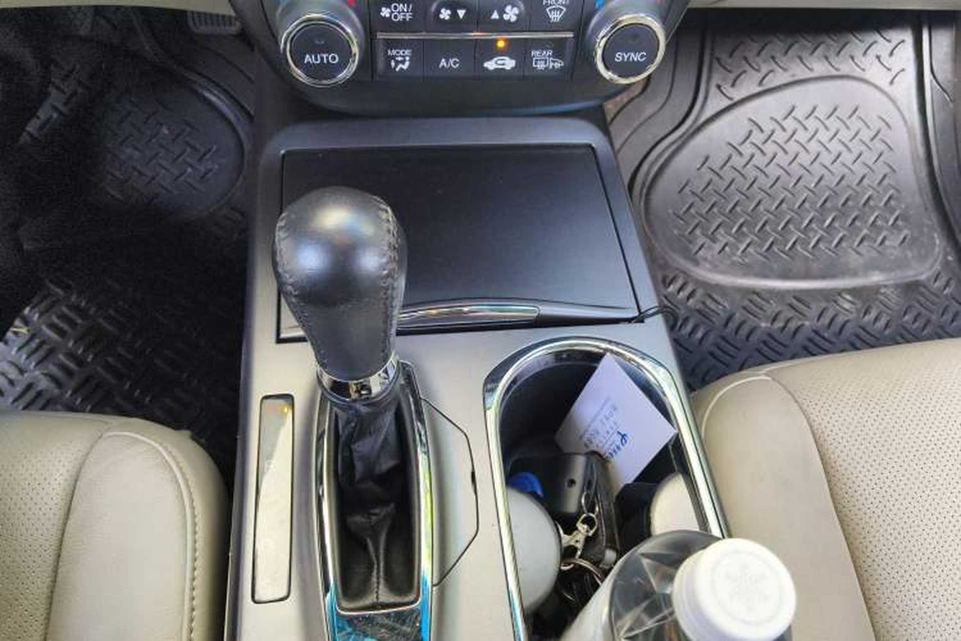 Used Acura RDX 2013 3.0L Two-Wheel Drive Elite Edition Gear Lever