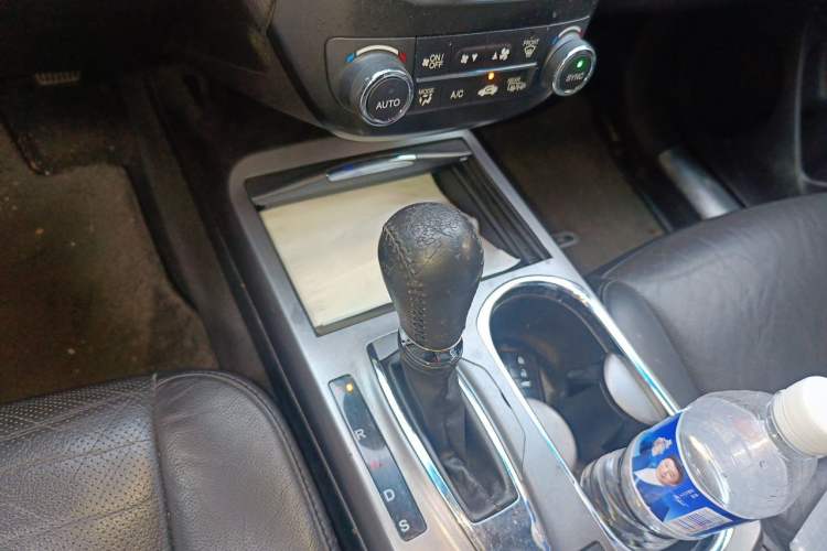 Used Acura RDX 2013 3.0L Two-Wheel Drive Elite Edition Gear Lever