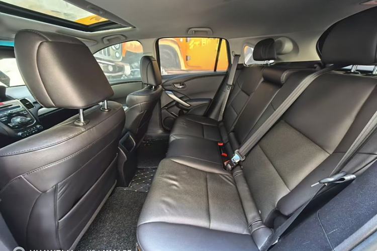 Used Acura RDX 2013 3.0L Two-Wheel Drive Elite Edition Interior 3
