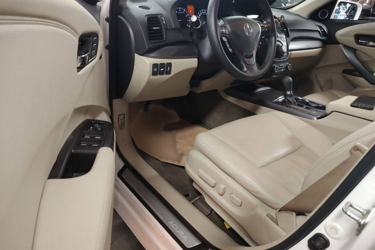 Used Acura RDX 2013 3.0L Two-Wheel Drive Elite Edition Interior 3