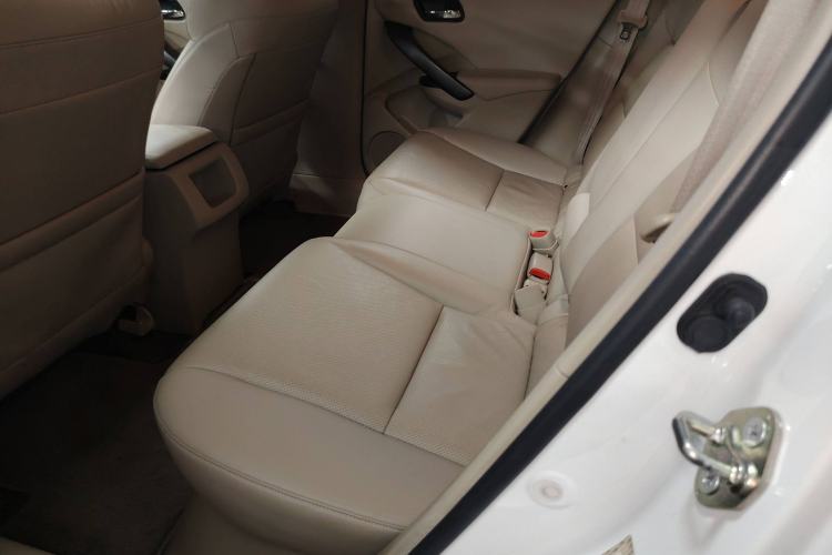 Used Acura RDX 2013 3.0L Two-Wheel Drive Elite Edition Interior 4