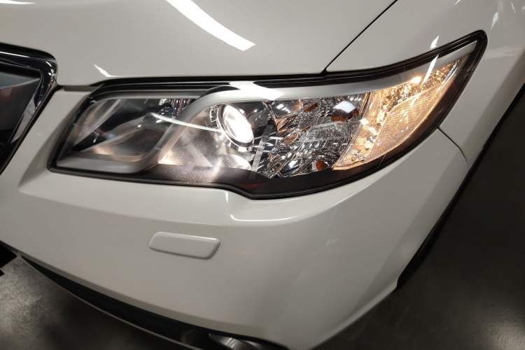 Used Acura RDX 2013 3.0L Two-Wheel Drive Elite Edition Left Front Headlight