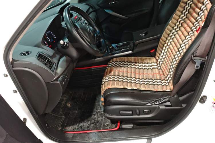Used Acura RDX 2013 3.0L Two-Wheel Drive Elite Edition Left Front Seat