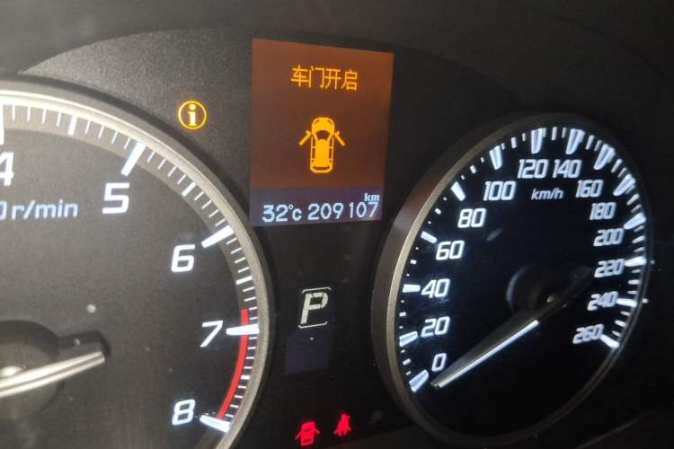 Used Acura RDX 2013 3.0L Two-Wheel Drive Elite Edition Odometer Close Up