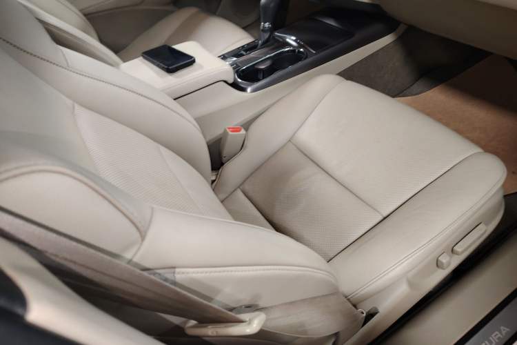 Used Acura RDX 2013 3.0L Two-Wheel Drive Elite Edition Right Front Seat