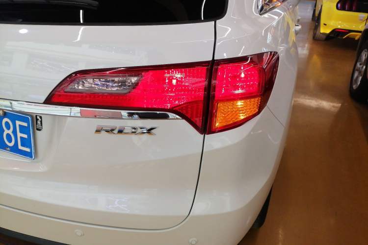 Used Acura RDX 2013 3.0L Two-Wheel Drive Elite Edition Right Rear Taillight