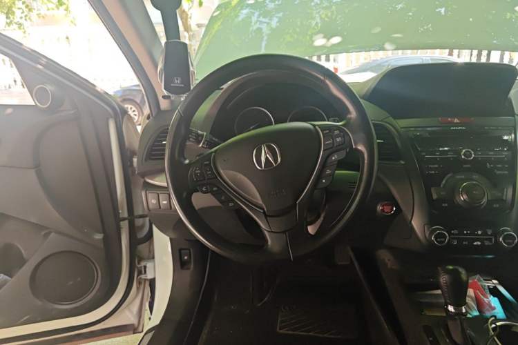 Used Acura RDX 2013 3.0L Two-Wheel Drive Elite Edition Steering Wheel