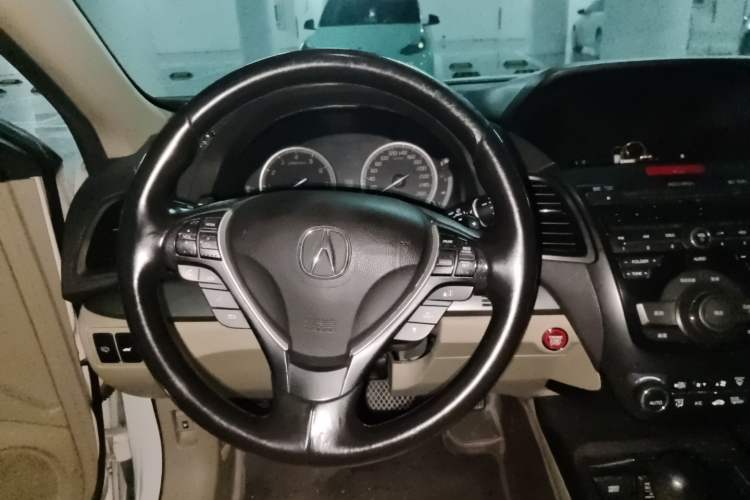 Used Acura RDX 2013 3.0L Two-Wheel Drive Elite Edition Steering Wheel