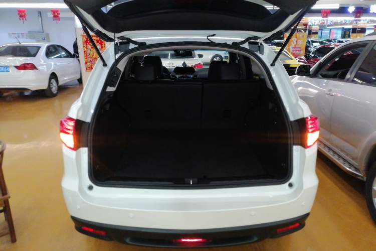 Used Acura RDX 2013 3.0L Two-Wheel Drive Elite Edition Trunk