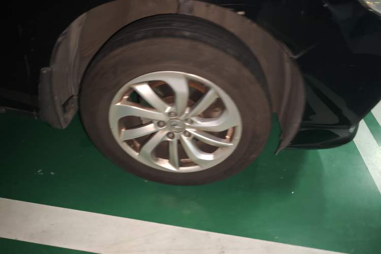 Used Acura RDX 2016 3.0L Two-Wheel Drive Comfort Edition Right Front Wheel Hub