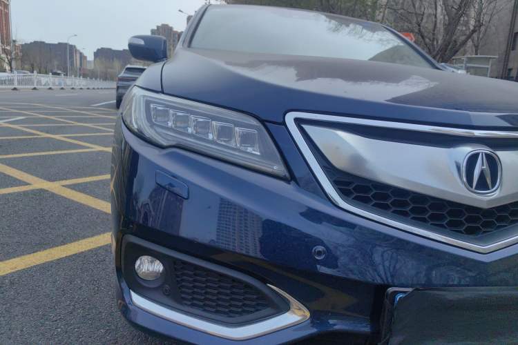 Used Acura RDX 2016 3.0L Four-Wheel Drive Deluxe Edition Right Front Headlight