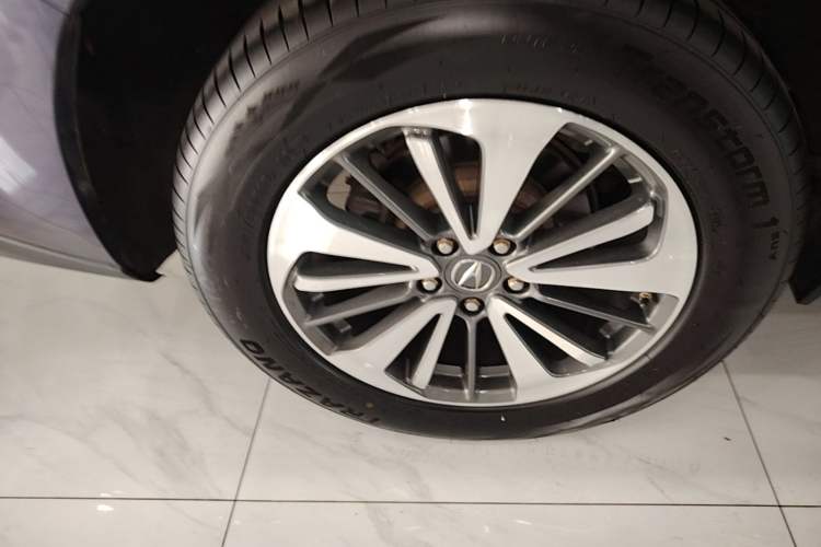 Used Acura RDX 2016 3.0L Four-Wheel Drive Deluxe Edition Right Rear Wheel Hub