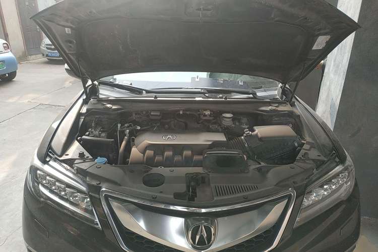 Used Acura RDX 2016 3.0L Four-Wheel Drive Deluxe Edition Engine Bay
