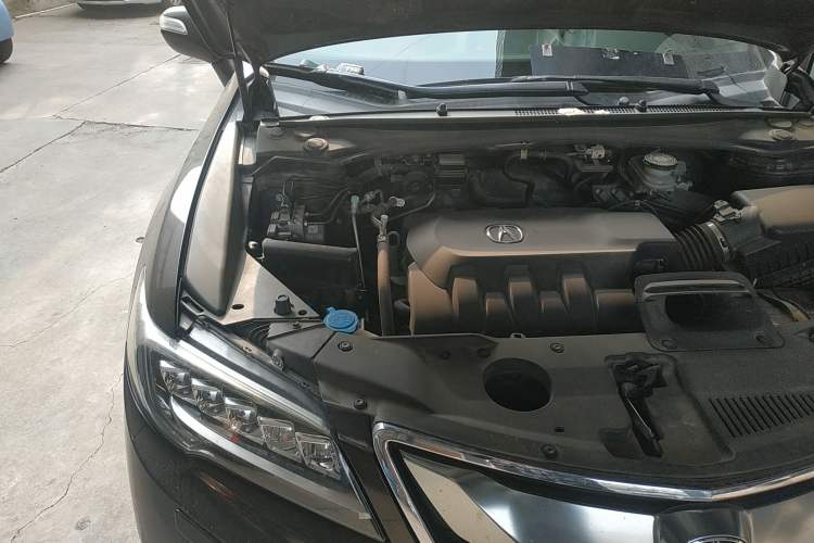 Used Acura RDX 2016 3.0L Four-Wheel Drive Deluxe Edition Engine Bay Right