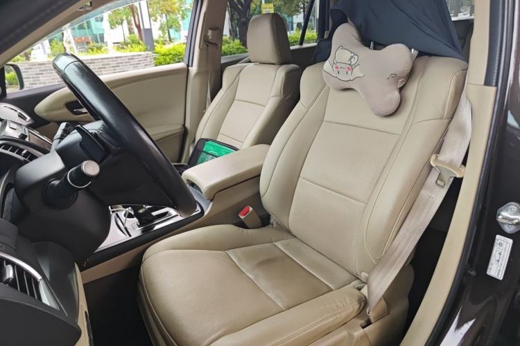 Used Acura RDX  Left Front Seat