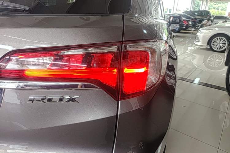 Used Acura RDX 2016 3.0L Two-Wheel-Drive Elite Edition Right Rear Taillight