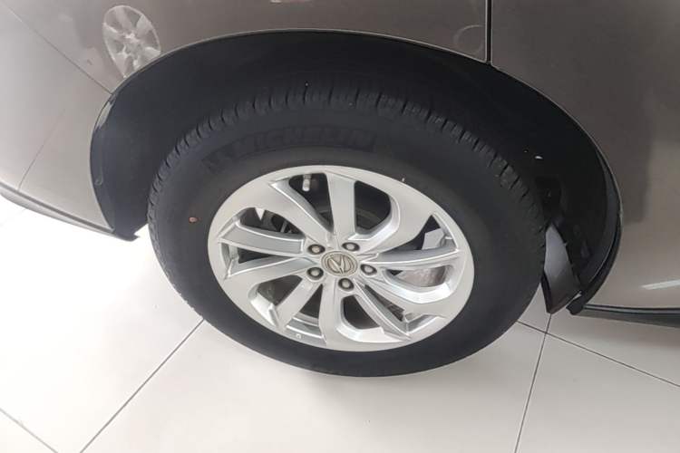 Used Acura RDX 2016 3.0L Two-Wheel-Drive Elite Edition Right Rear Wheel Hub
