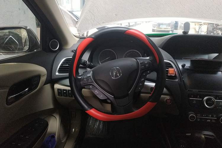 Used Acura RDX 2016 3.0L Four-Wheel Drive Deluxe Edition Steering Wheel