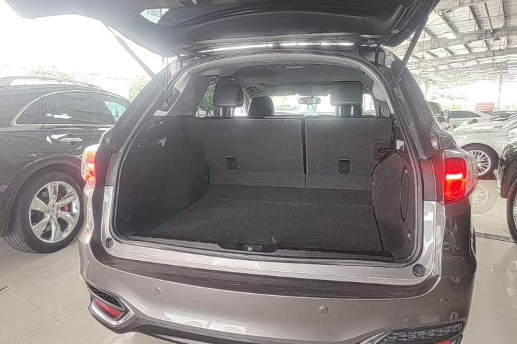 Used Acura RDX 2016 3.0L Two-Wheel-Drive Elite Edition Trunk