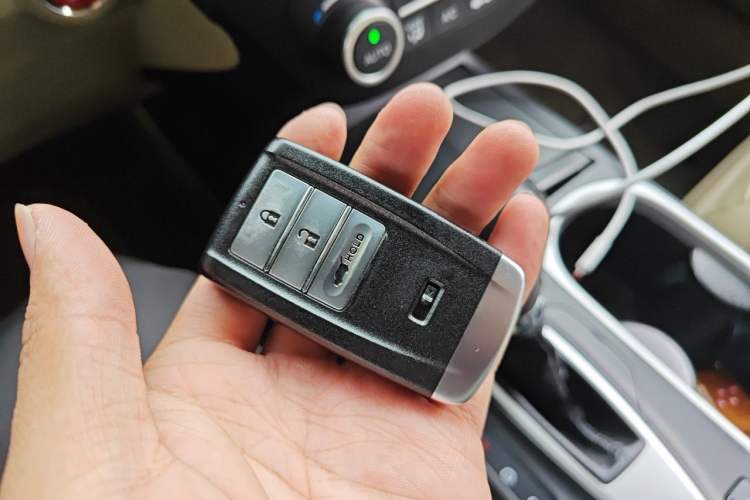 Used Acura RDX  Vehicle Key