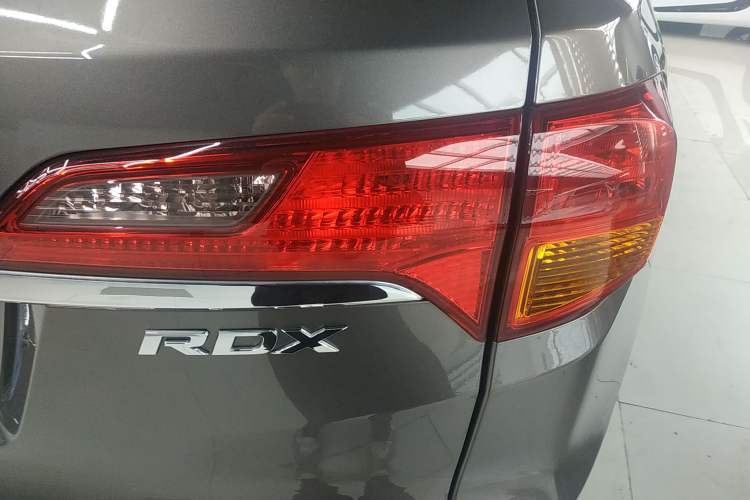 Used Acura RDX 2016 3.0L Two-Wheel Drive Comfort Edition Exterior 6