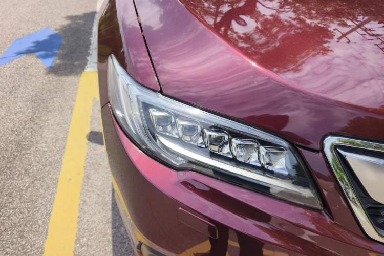 Used Acura RDX 2016 3.0L Four-Wheel Drive Deluxe Edition Right Front Headlight