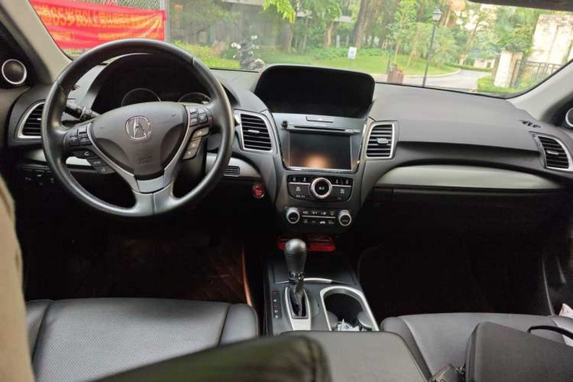 Used Acura RDX 2016 3.0L Two-Wheel-Drive Elite Edition Center Console