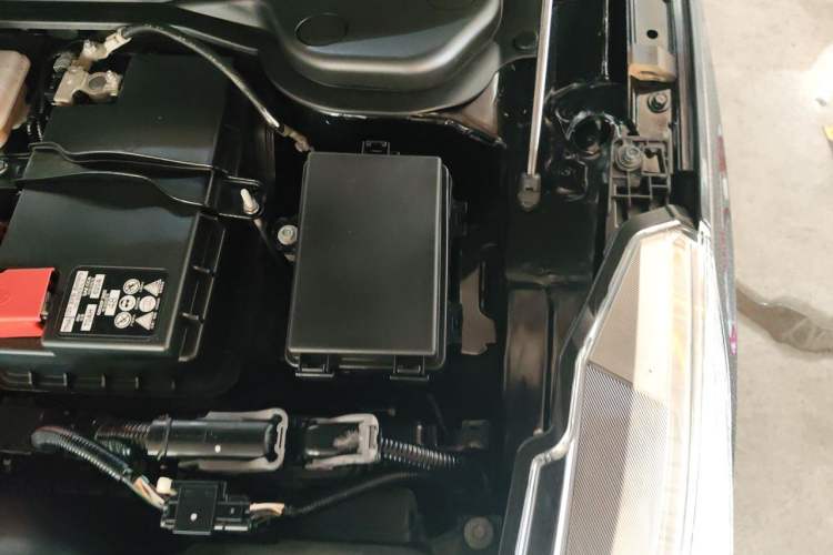 Used Acura RDX 2019 2.0T Smart Enjoyment Version SH-AWD China V Standard Engine Bay Left